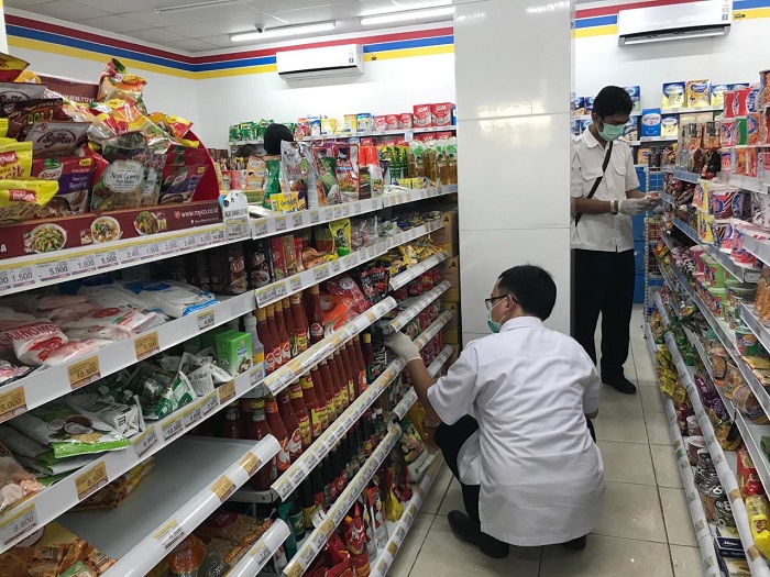 Duh! Warga Temukan Produk Kemasan Rusak dan Hampir Kadaluarsa di Ritel Modern