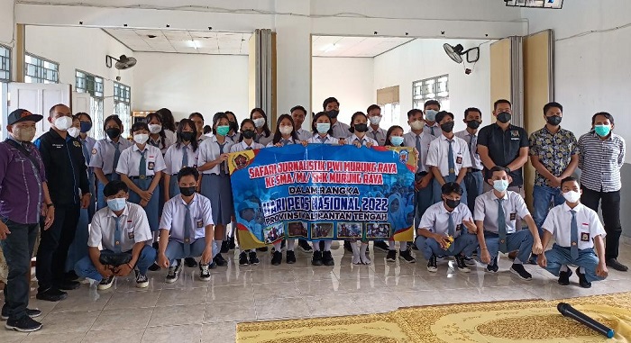Cegah Hoaks, PWI Murung Raya Safari Jurnalistik ke Sekolah