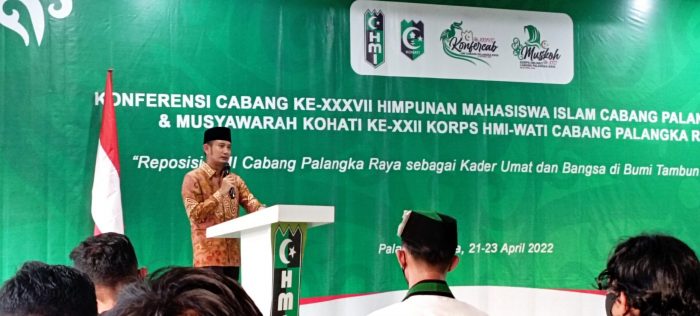 Gelaran Konfercab HMI Cabang Palangka Raya Dibuka Oleh Walikota Fairid Naparin