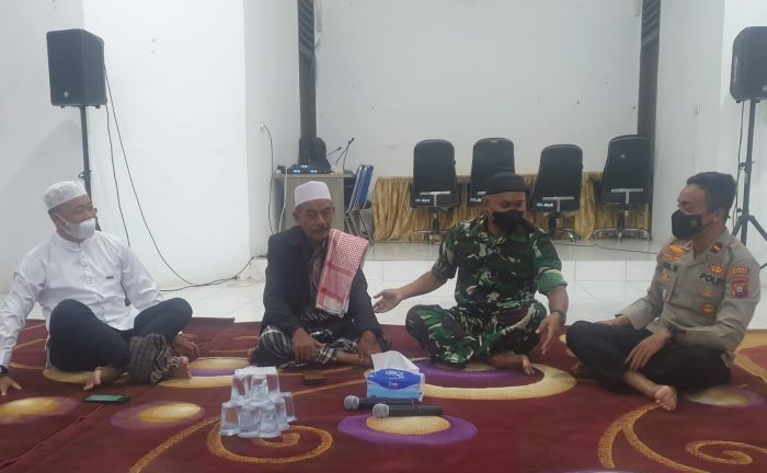 Jalin Silaturahmi, Kapolsek Bulik Kunjungi Ketua MUI Lamandau