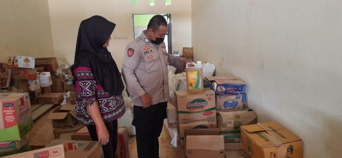 Polsek Bulik Pantau Bazar Minyak Curah Murah di Desa Arga Mulya
