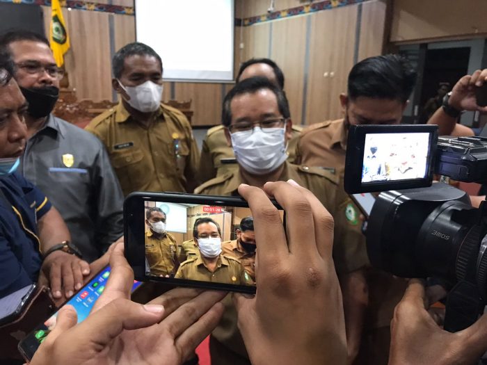 Asisten I Diana Setiawan Dikuliti Sejumlah Fraksi Saat Klarifikasi Dugaan Pelecehan