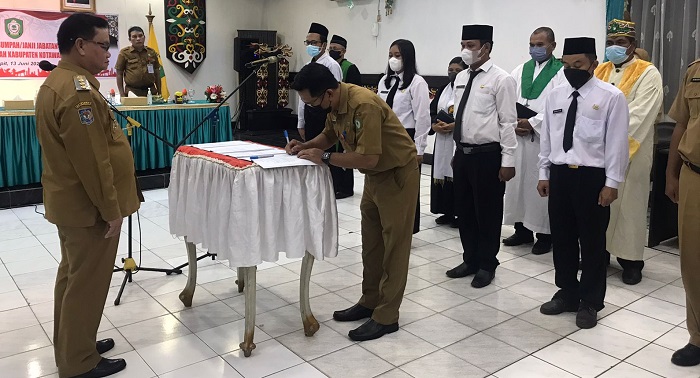 Lantik 138 PNS Baru, Bupati Kotim: Jangan Minta Pindah Tugas