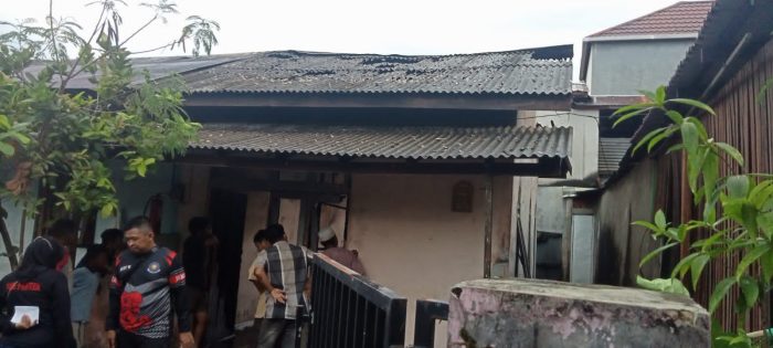 Barak Dua Pintu Tempat Usaha Laundry di Sampit Terbakar