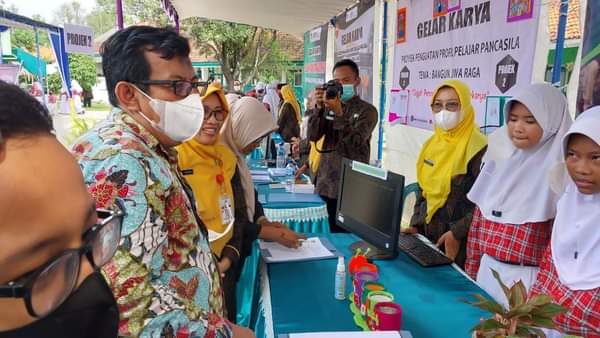 Siswa SMPN 14 Pekalongan Inisiasi Gelar Karya Proyek Pemuatan Profil Pelajar Pancasila