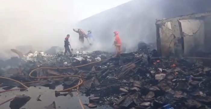 Setelah 21 Jam Berjuang, Disdamkarmat Kotim Akhirnya Berhasil Padamkan Api