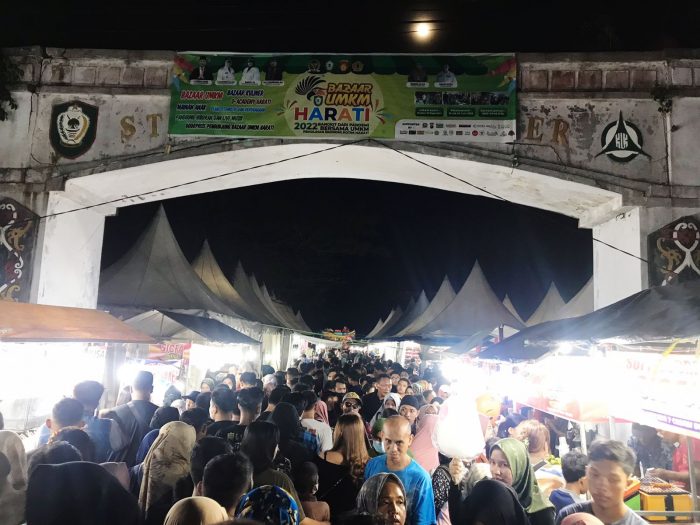 Pengunjung Bazar UMKM Harati Membludak