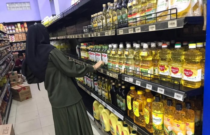 Warga Sampit Keberatan dengan Wacana Beli Minyak Goreng Gunakan PeduliLindungi