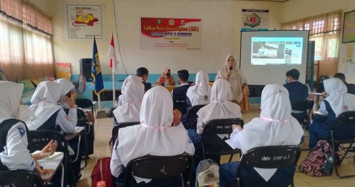 SMPN 3 Sampit Gembleng Siswanya Melalui Latihan Dasar Kepemimpinan