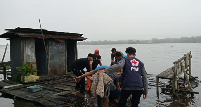18 Jam Menghilang, IRT Ditemukan Mengapung di Sungai Mentaya