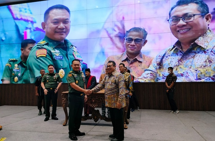 Tangkal Hoaks, Jenderal Dudung Sebut SMSI Jadi Teladan