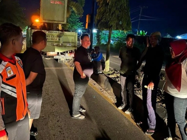 Pantau Pemasangan Lampu Jalan, Bupati: Kotim Terang