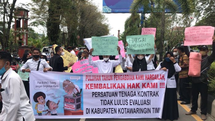 Ratusan Massa Aksi Tekon Sudah Padati Gedung DPRD Kotim