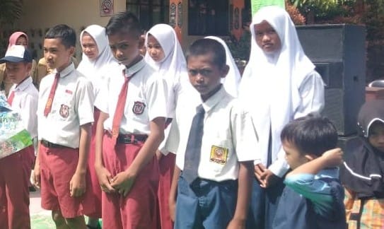 Program Seragam Gratis di Kobar Dihentikan Tahun ini