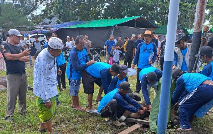 Wabup Sukamara Pantau Langsung Penyembelihan Hewan Qurban di Masjid Al Aqsho