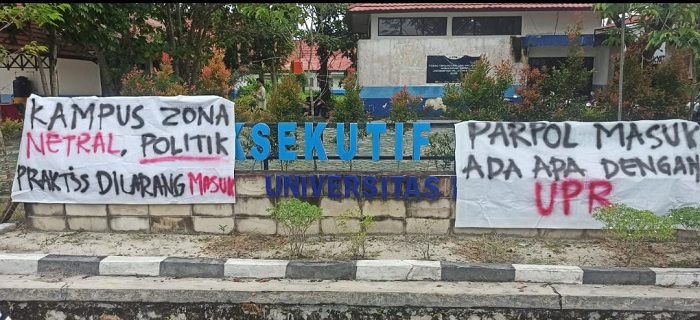 Pembukaan KKN Kebangsaan Disambut Demo Penolakan Kehadiran Tokoh Parpol di UPR