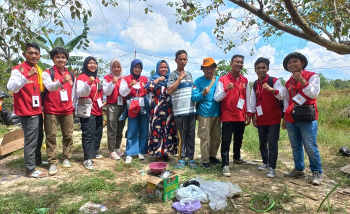 Wujudkan Ketahanan Pangan Nasional, Mahasiswa KKN Kebangsaan di Kapuas Olah PGPR ME