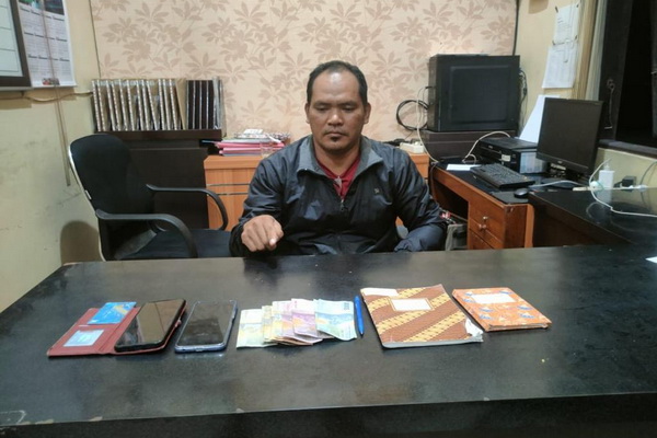 Tepergok Rekap Judi Togel Online, Aini Pasrah