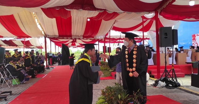 Luluskan 1.388 Mahasiswanya, UPR Gelar Wisuda Secara Luring