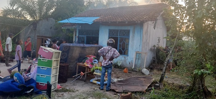 Asyik Nonton Lomba, Rumah Dilalap Api