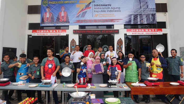 Hakim di Pengadilan Negeri Sampit Adu Skill Memasak