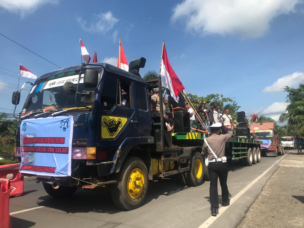 Sopir Truk Keberatan jika Subsidi BBM Dicabut