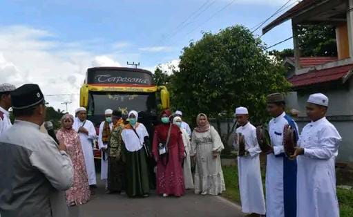 Wakil Bupati Sambut Kepulangan Jamaah Haji Kabupaten Lamandau