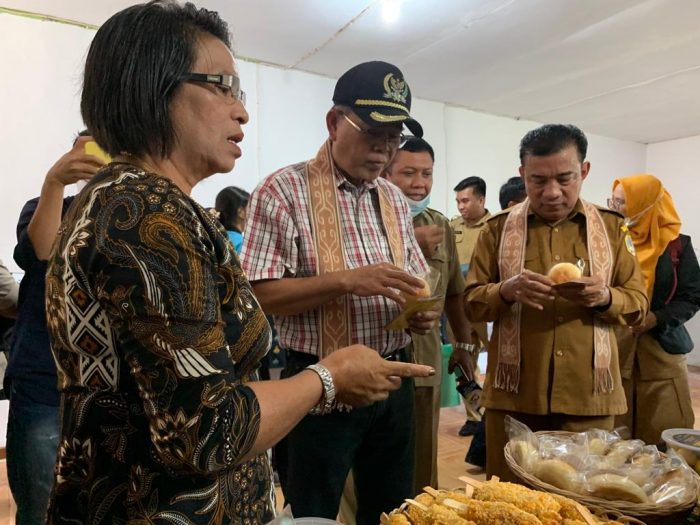 SMK Bina Kusuma Melawi Launching Roti Umad