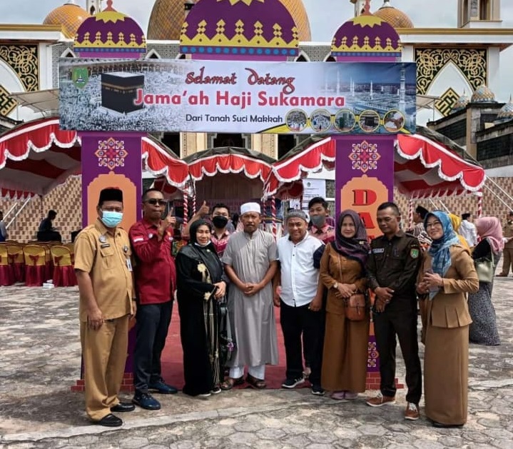 Bupati Sukamara Sambut Kepulangan Para Jamaah Haji