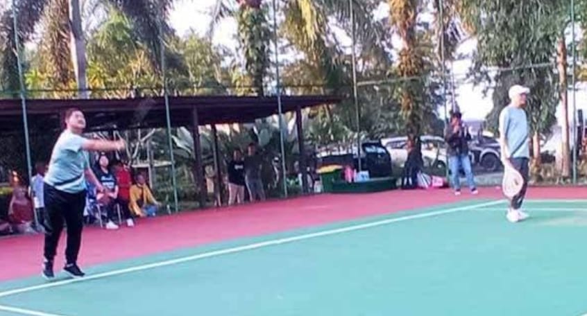 CEO PT SSMS Ikuti Pertandingan Eksebisi Tenis Lapangan