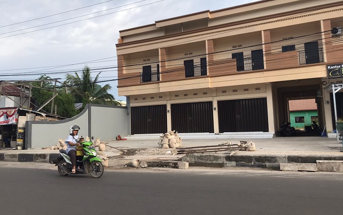 Warga Boleh Ajukan Pembongkaran Trotoar Drainase