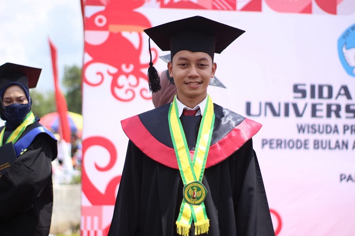 Jadi Lulusan Terbaik, ini Motivasi Mario untuk Para Mahasiswa FISIP UPR