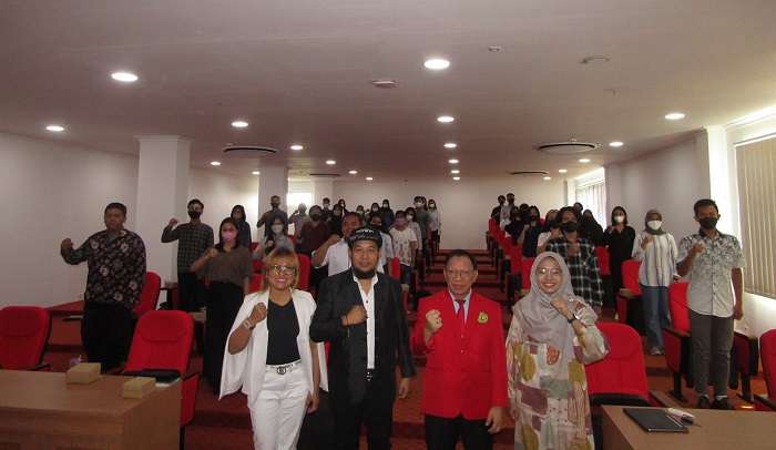 Kenalkan Mahasiswa dengan Tantangan Dunia Kerja, FH UPR Adakan Workshop Pembekalan Karir