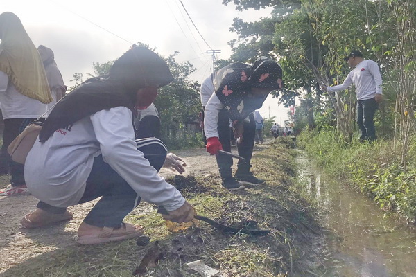 Begini Cara Kelurahan Baamang Tengah Rawat Lingkungan