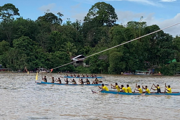 Lomba Sampan Tradisional dan Speed Boat Ramaikan Peresmian Jembatan Melawi II