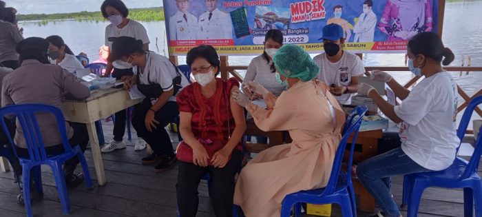 Disbudpar Gelar Vaksinasi Bagi Pengunjung Wisata Agromanasa dan Dermaga Kereng Bangkirai