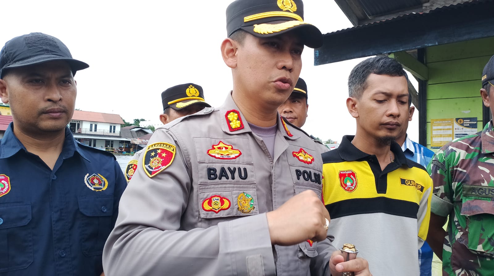 Kapolres Kobar Minta Warga yang Terdampak Banjir Waspadai Sebaran Penyakit