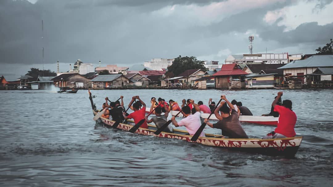 Pedayung Tolong Orang Tenggelam Akibat Kram Kaki di Sungai Arut, Aksinya Tuai Pujian