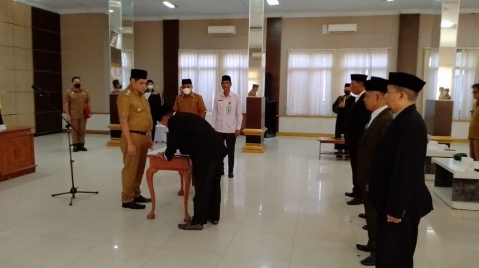 Lima Pimpinan Baznas Kabupaten Kotawaringin Barat Periode 2022-2027 Resmi Dilantik