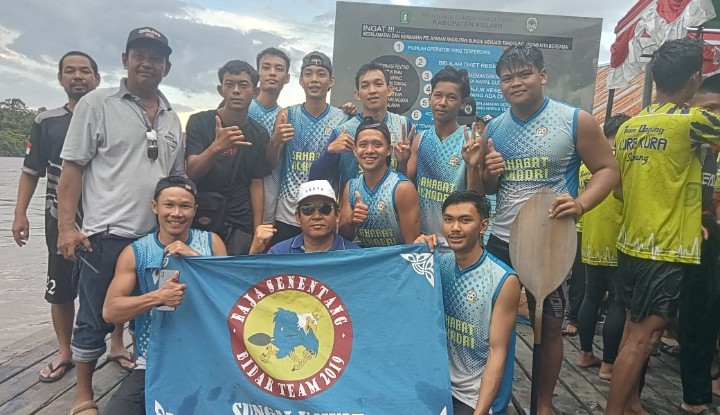 Sintang dan Sekadau Borong Juara Lomba Sampan Tradisional di Melawi