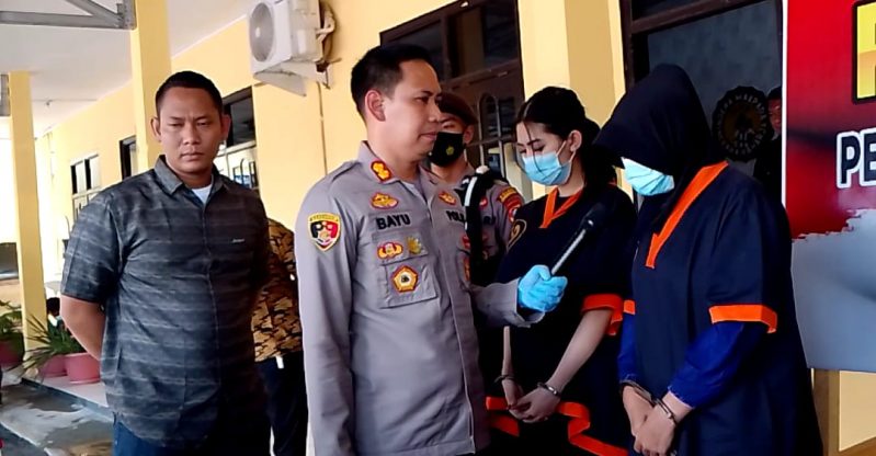 Polisi Tangkap Dua Muncikari di Pangkalan Bun, Suka Tawarkan Perempuan ke Pria Hidung Belang