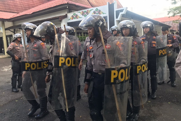 Kawal Aksi Unjuk Rasa, Polres Kotim Turunkan Ratusan Personel