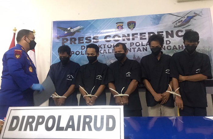 Lima Warga Barsel Ditangkap Ditpolairud Polda Kalteng Akibat Peras Nahkoda Kapal