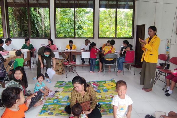 Peserta KKN TM Edukasi Masyarakat, Cegah Stunting Bayi dan Balita