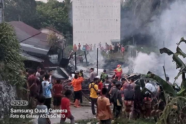 Diduga Akibat Kompor Gas, Rumah Kontrakan Habis Dilalap Si Jago Merah