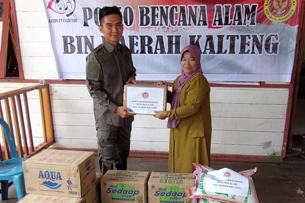 Binda Kalteng Bantu Warga Terdampak Banjir di Parenggean