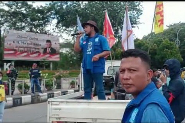 Peringati Hari Tani, GSBI Bengkayang Gelar Unjuk Rasa di Depan Kantor Gubernur