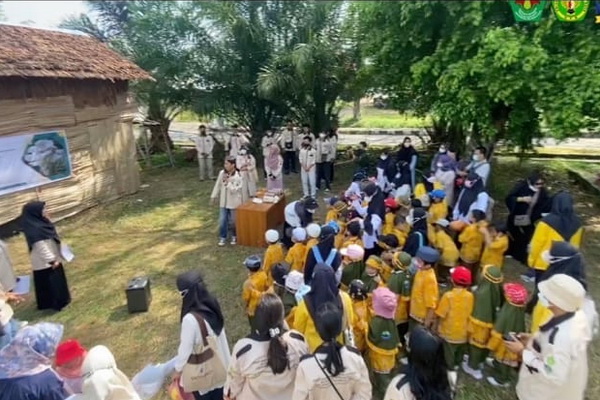 Kunjungi Fakultas Pertanian UPR, 75 Anak TK dan PAUD Tiara Az-Zahra Diperkenalkan Jenis Tanaman