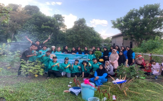 Mahasiswa KKN UPR Laksanakan Penyuluhan Pembuatan Pestisida Nabati Daun Pepaya di Desa Bagendang Permai
