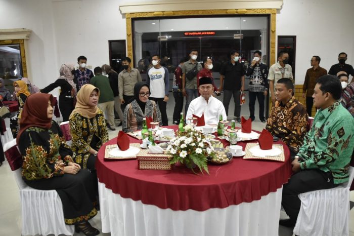 Gubernur Harap Pemkab Barsel Mendukung UMKM Sebagai Motor Penggerak Perekonomian Warga